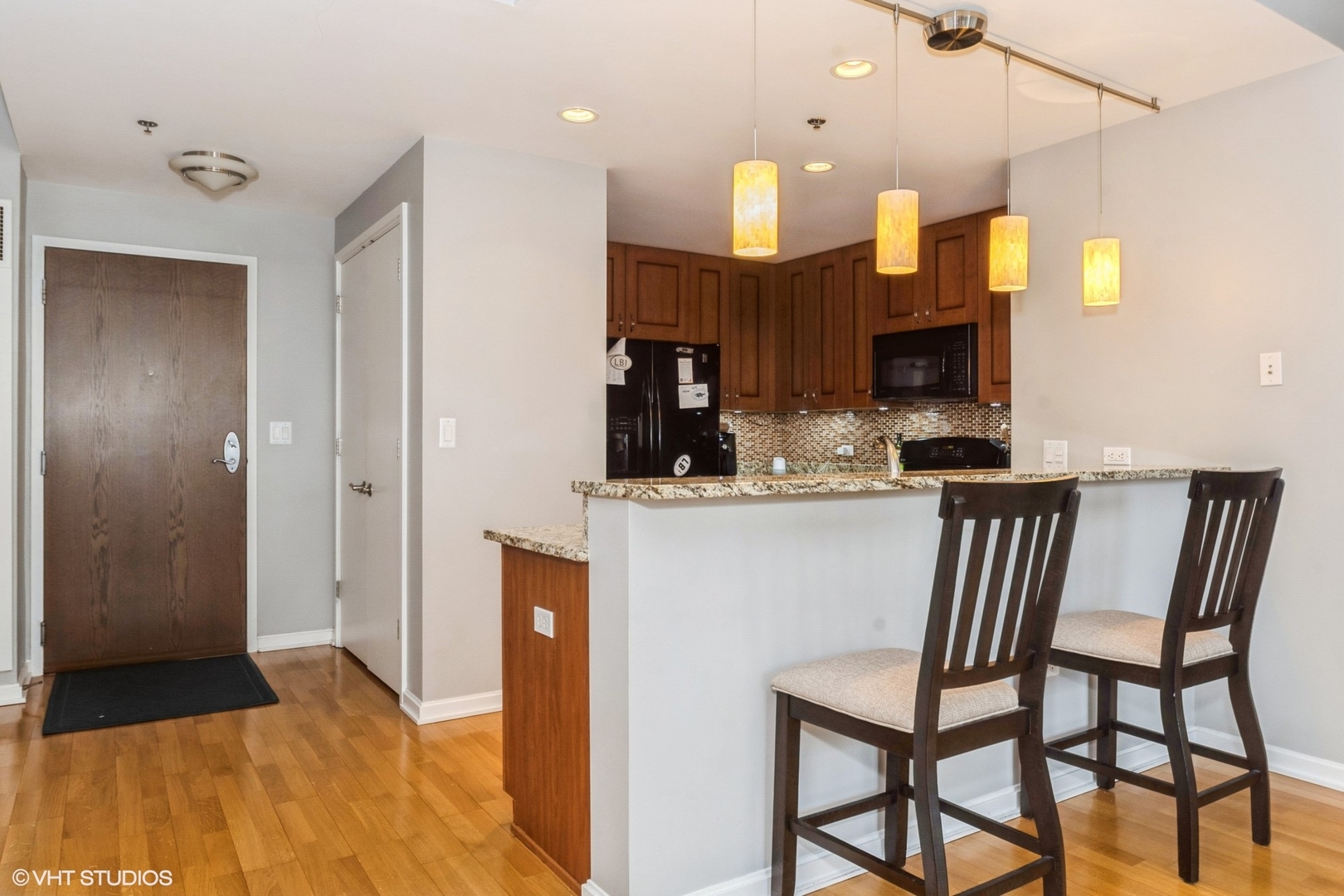 160 E ILLINOIS Street Unit: 1905