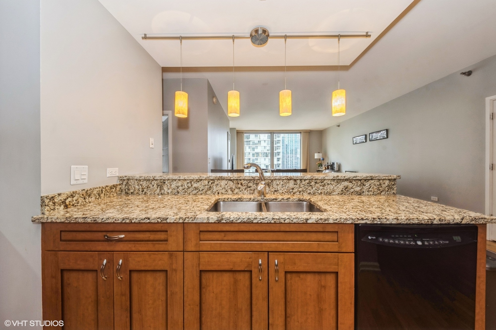 160 E ILLINOIS Street Unit: 1905