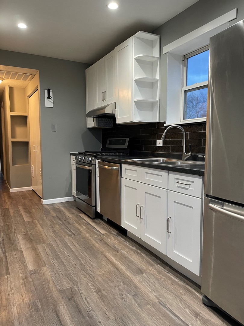 1438 N Campbell Avenue Unit: 3