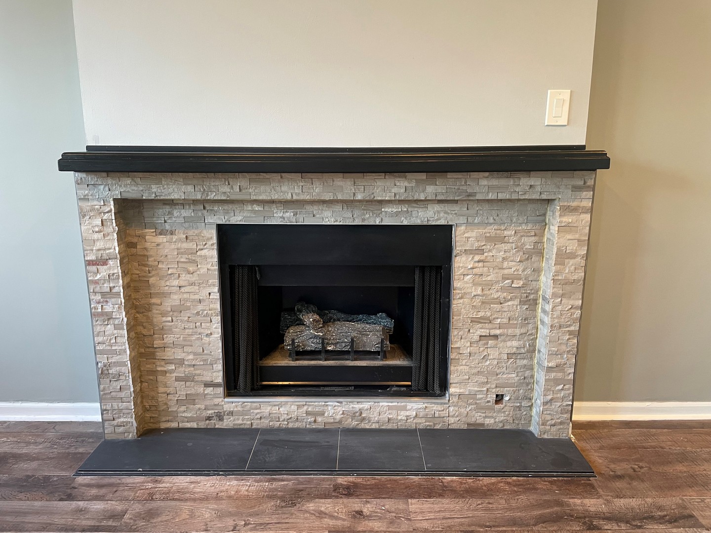 1438 N Campbell Avenue Unit: 3