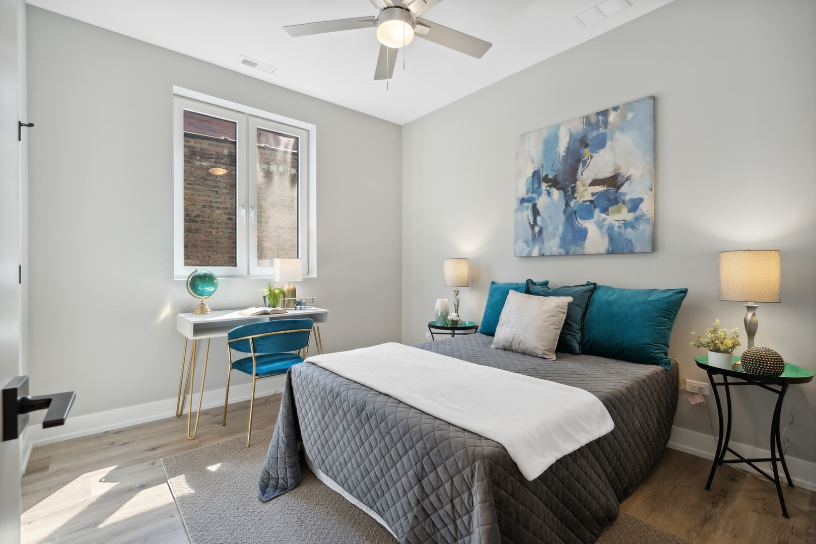 3335 N Sheffield Avenue Unit: 2N