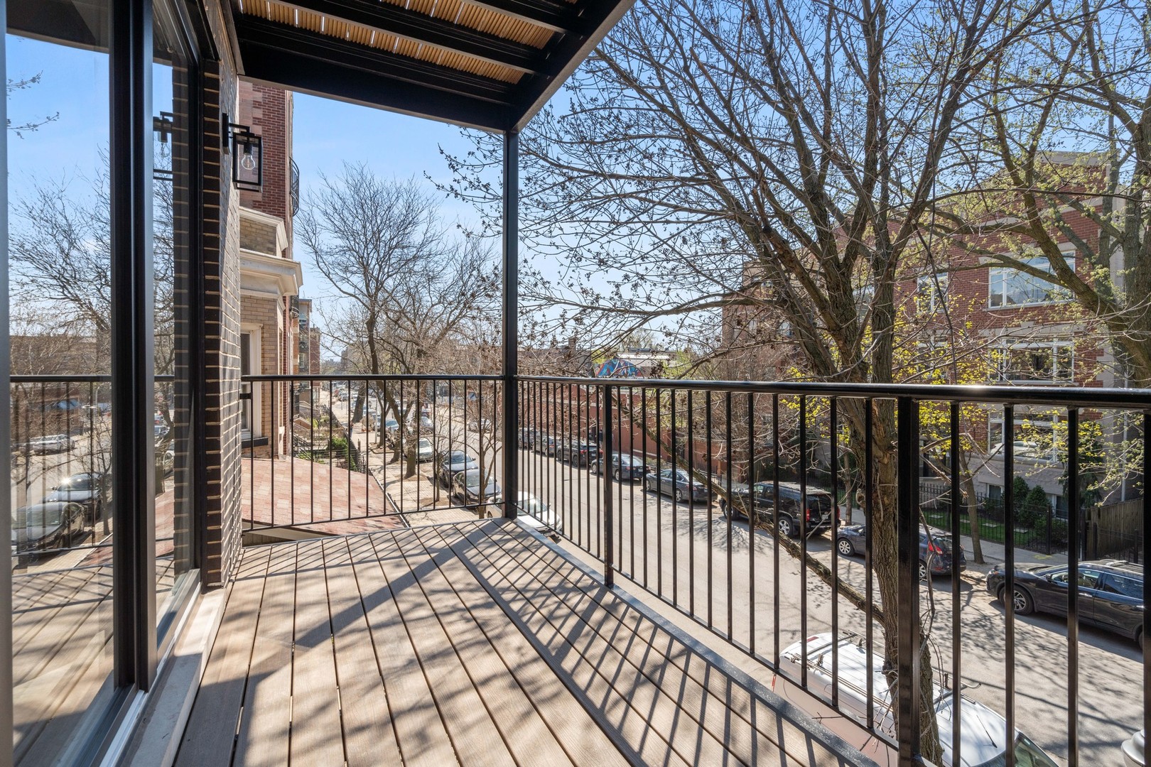 3335 N Sheffield Avenue Unit: 2N