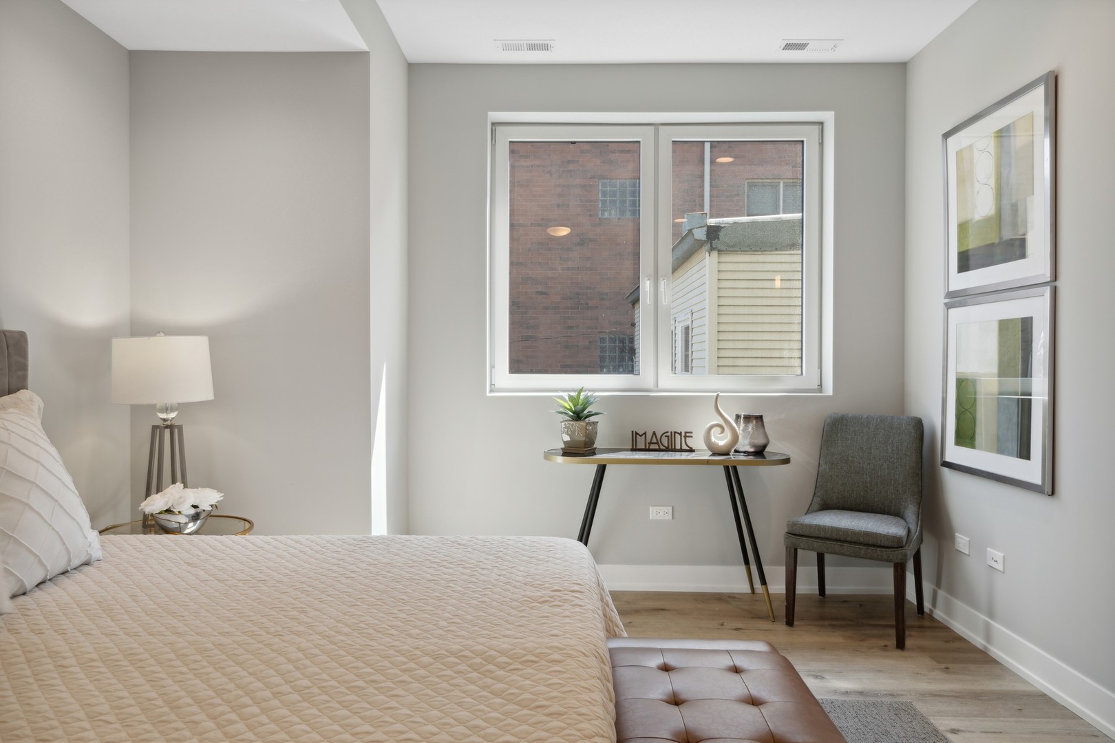 3335 N Sheffield Avenue Unit: 2N