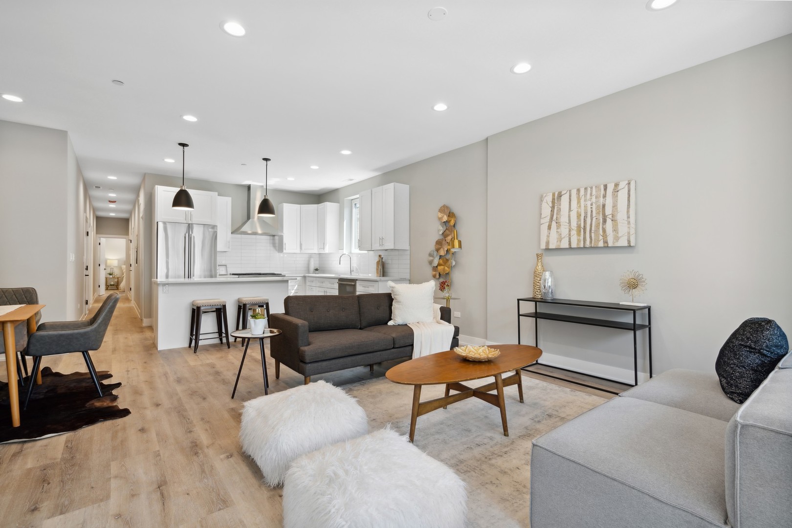 3335 N Sheffield Avenue Unit: 2N