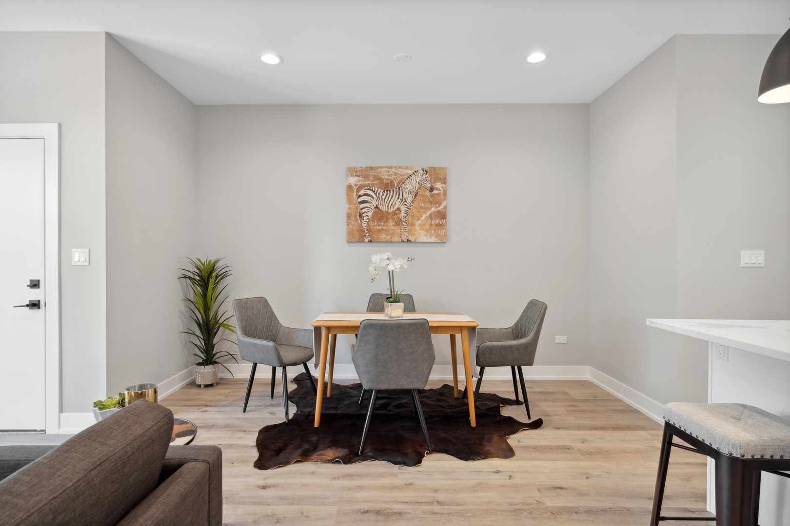 3335 N Sheffield Avenue Unit: 2N