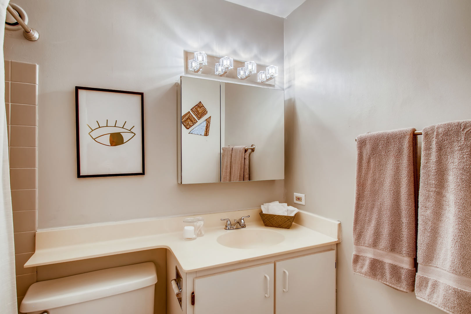 1122 N Clark Street Unit: 3205