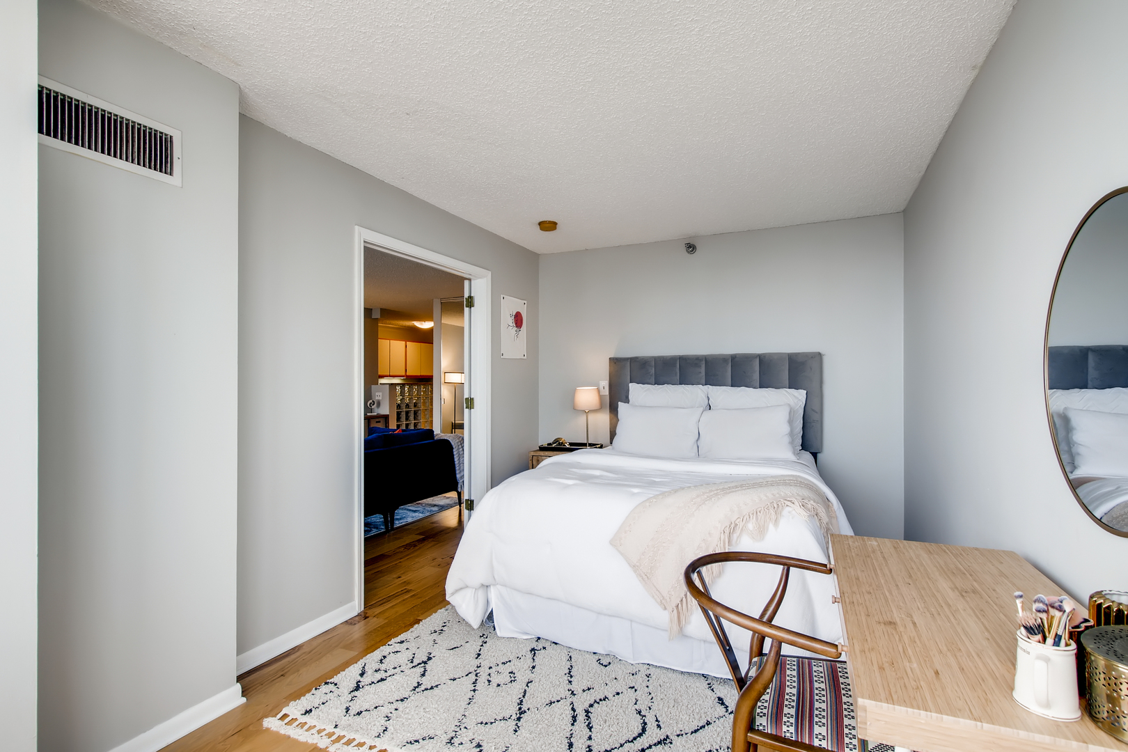 1122 N Clark Street Unit: 3205