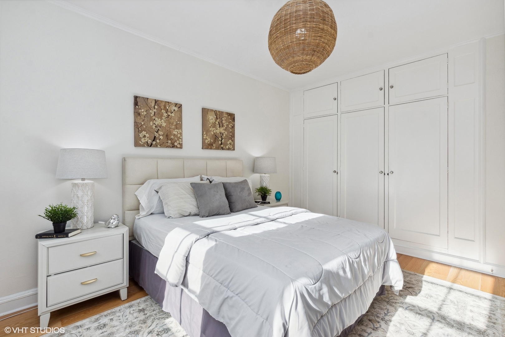 73 E Elm Street Unit: 11D