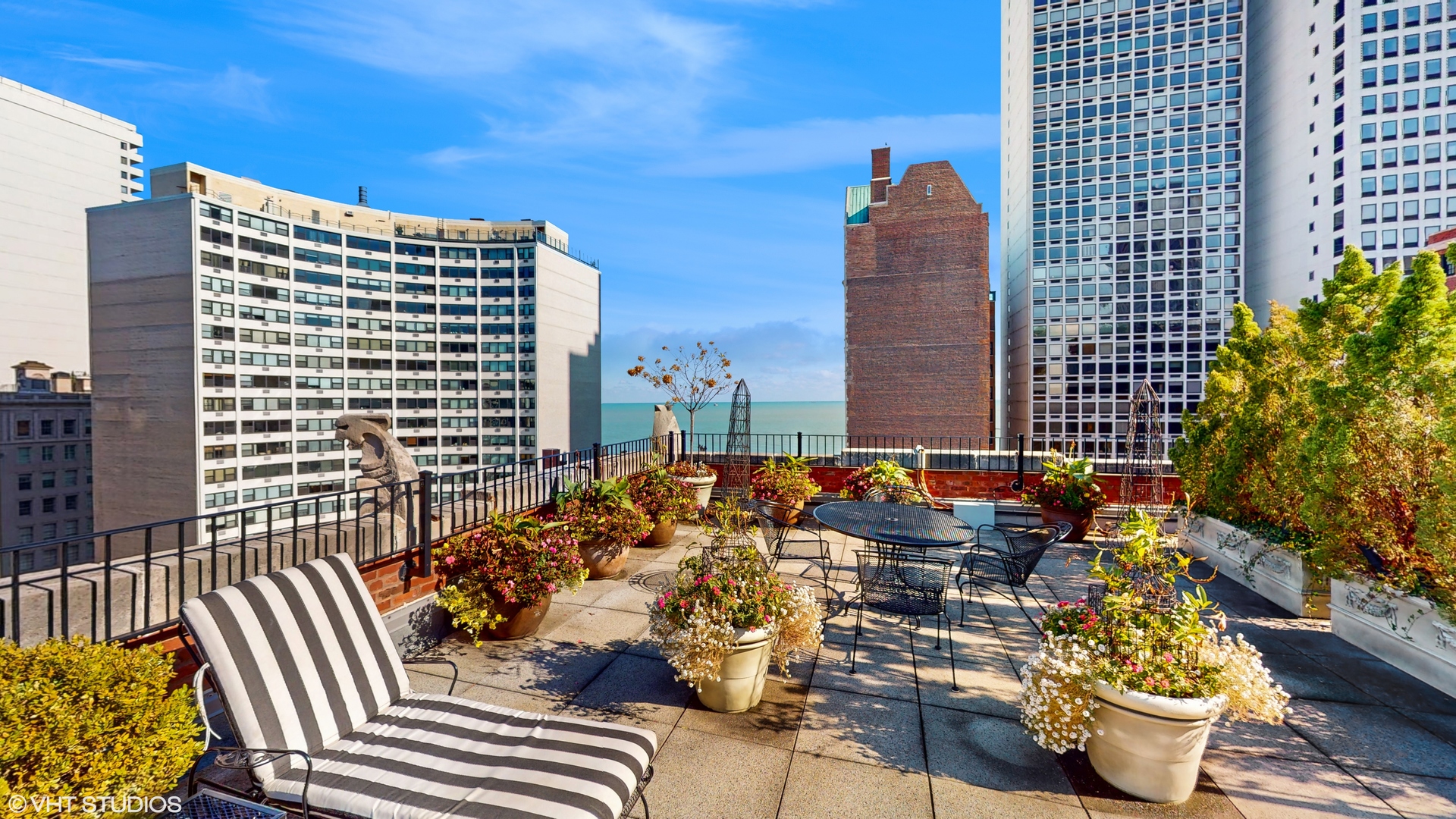 73 E Elm Street Unit: 11D