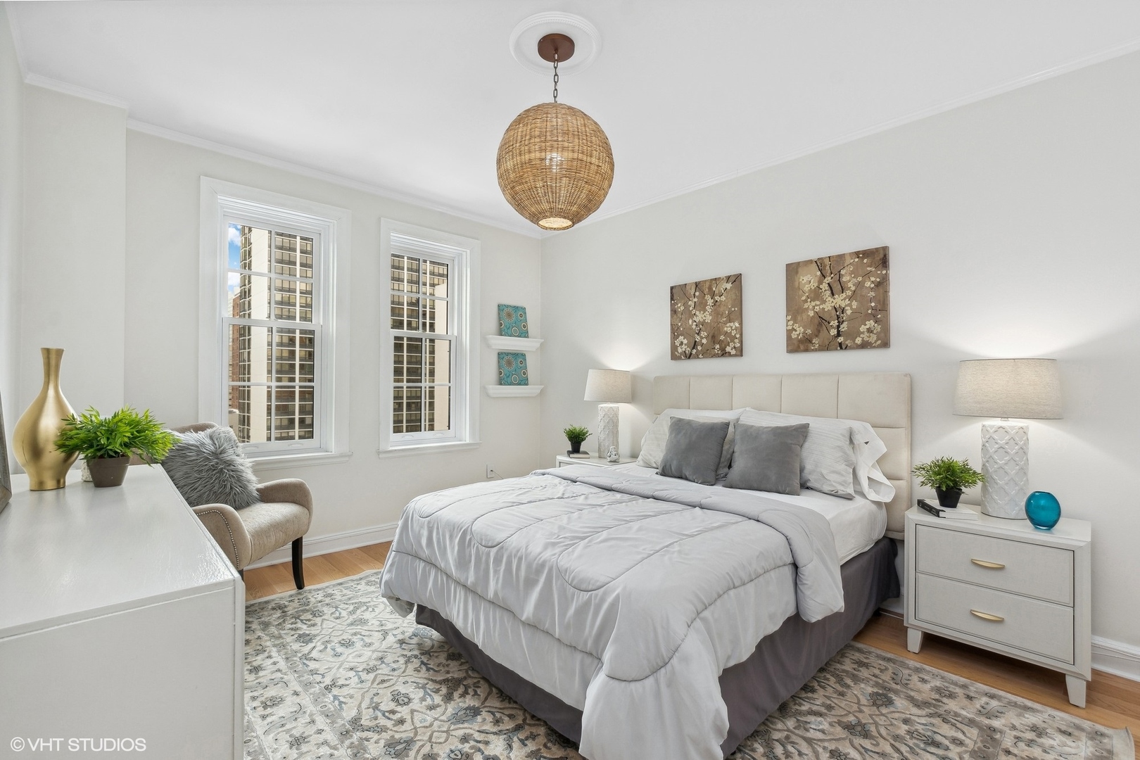 73 E Elm Street Unit: 11D