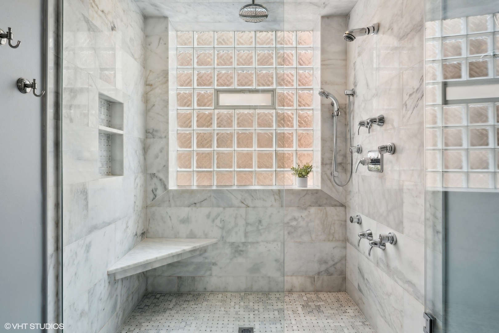 2421 N Racine Avenue Unit: 2S