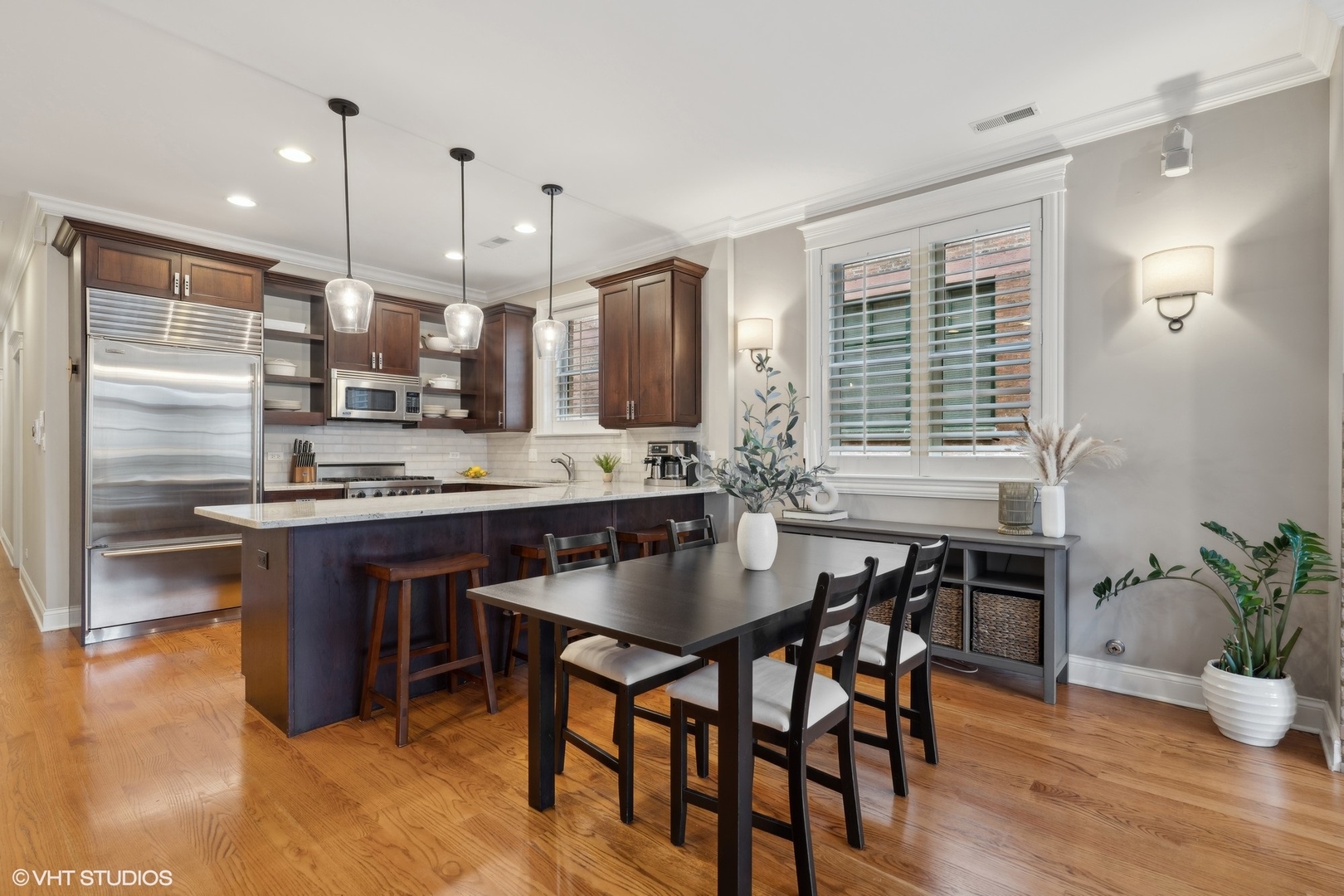 2421 N Racine Avenue Unit: 2S