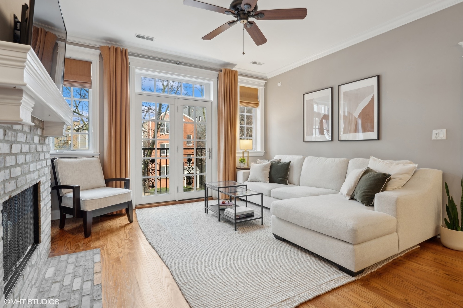 2421 N Racine Avenue Unit: 2S