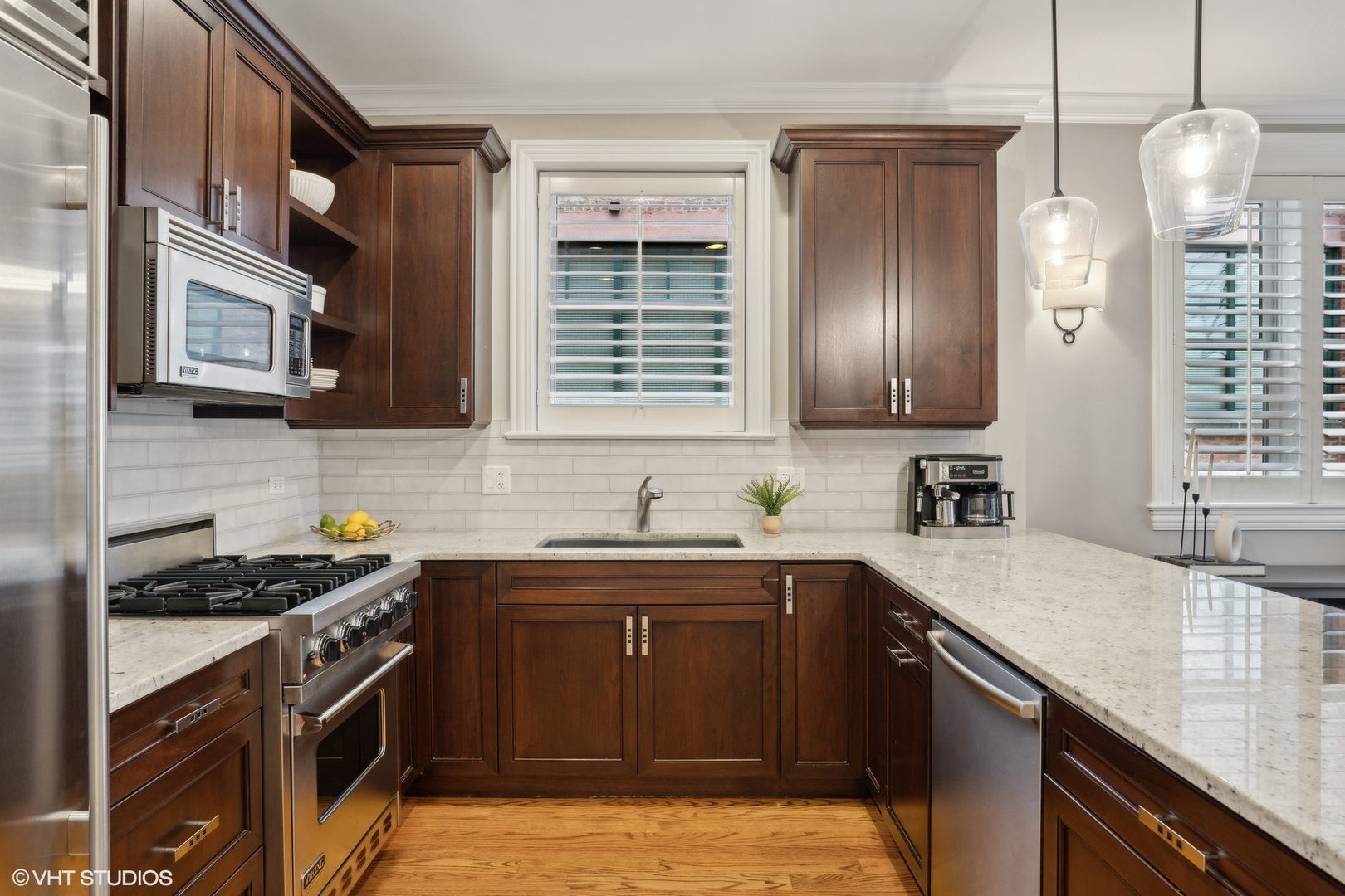 2421 N Racine Avenue Unit: 2S