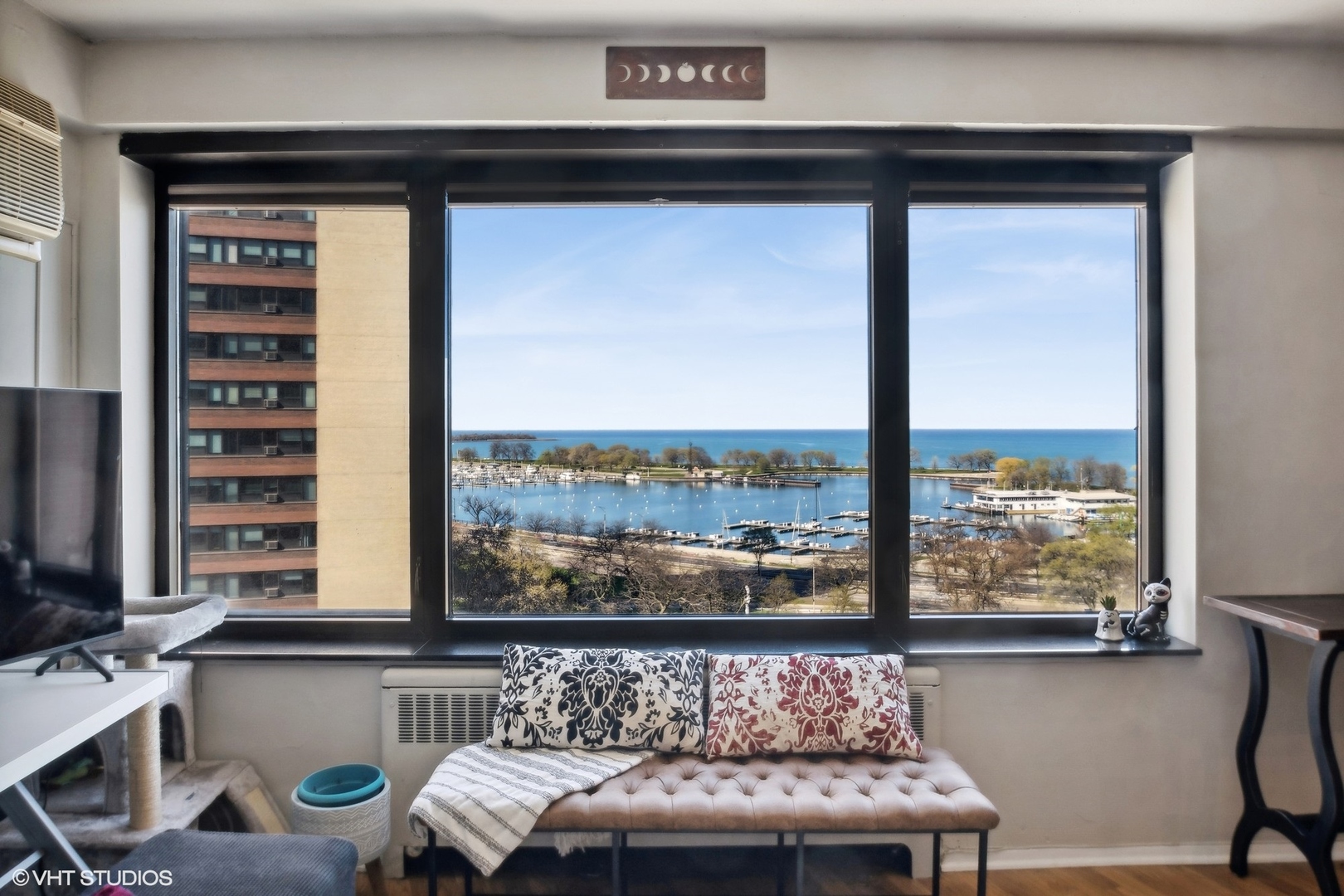 3100 N lake shore Drive Unit: 1113