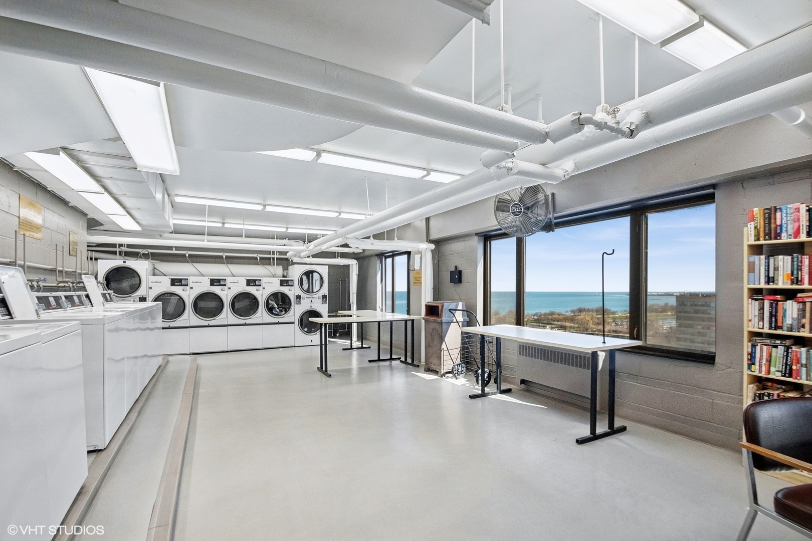 3100 N lake shore Drive Unit: 1113