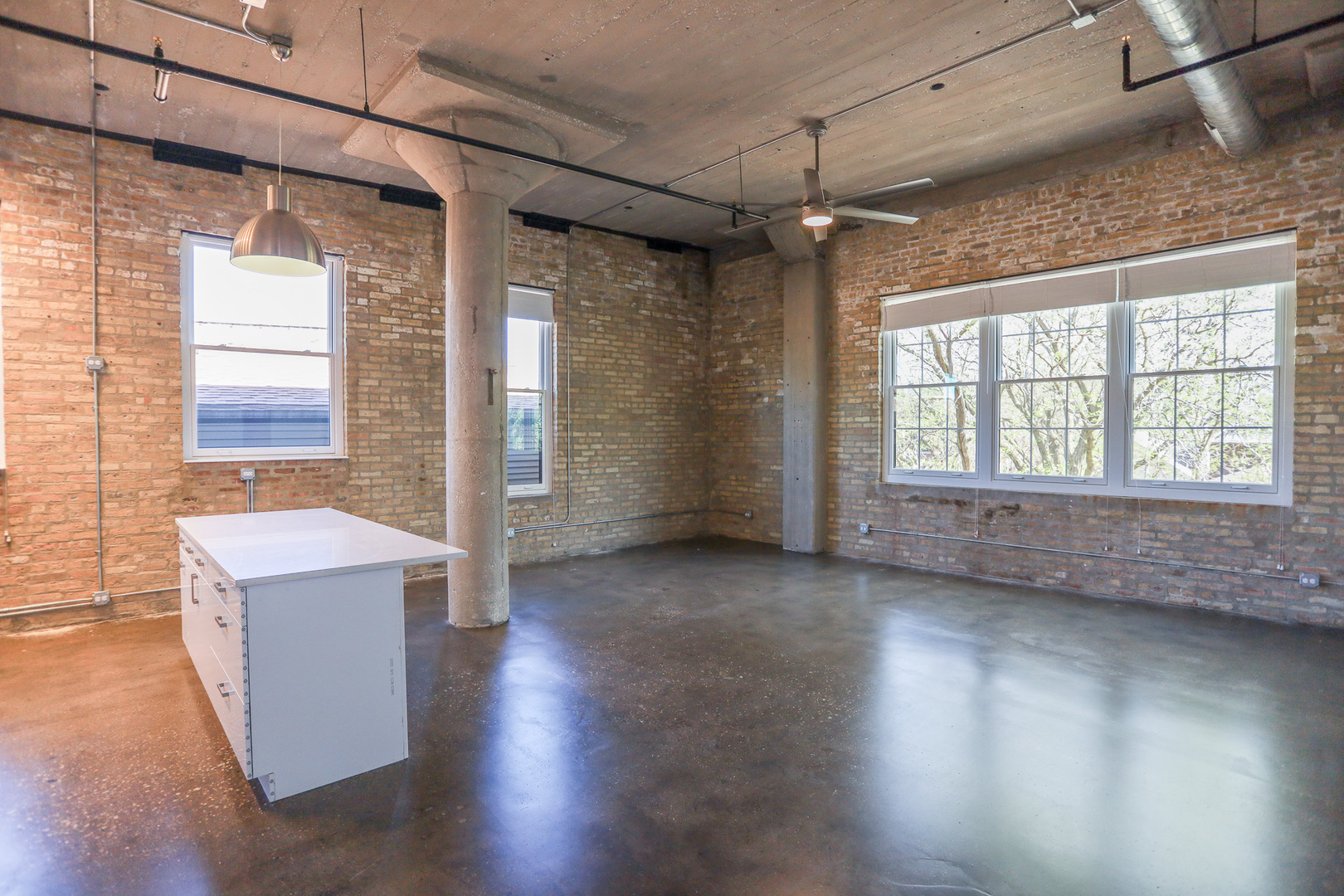 4046 N Hermitage Avenue Unit: 201