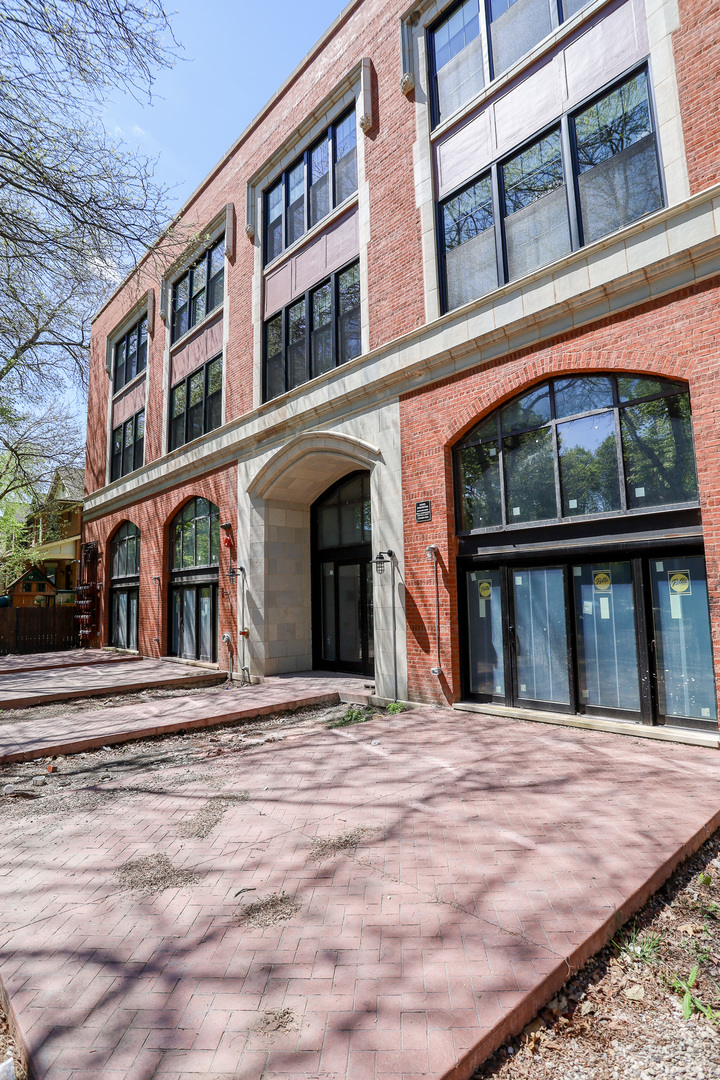 4046 N Hermitage Avenue Unit: 201