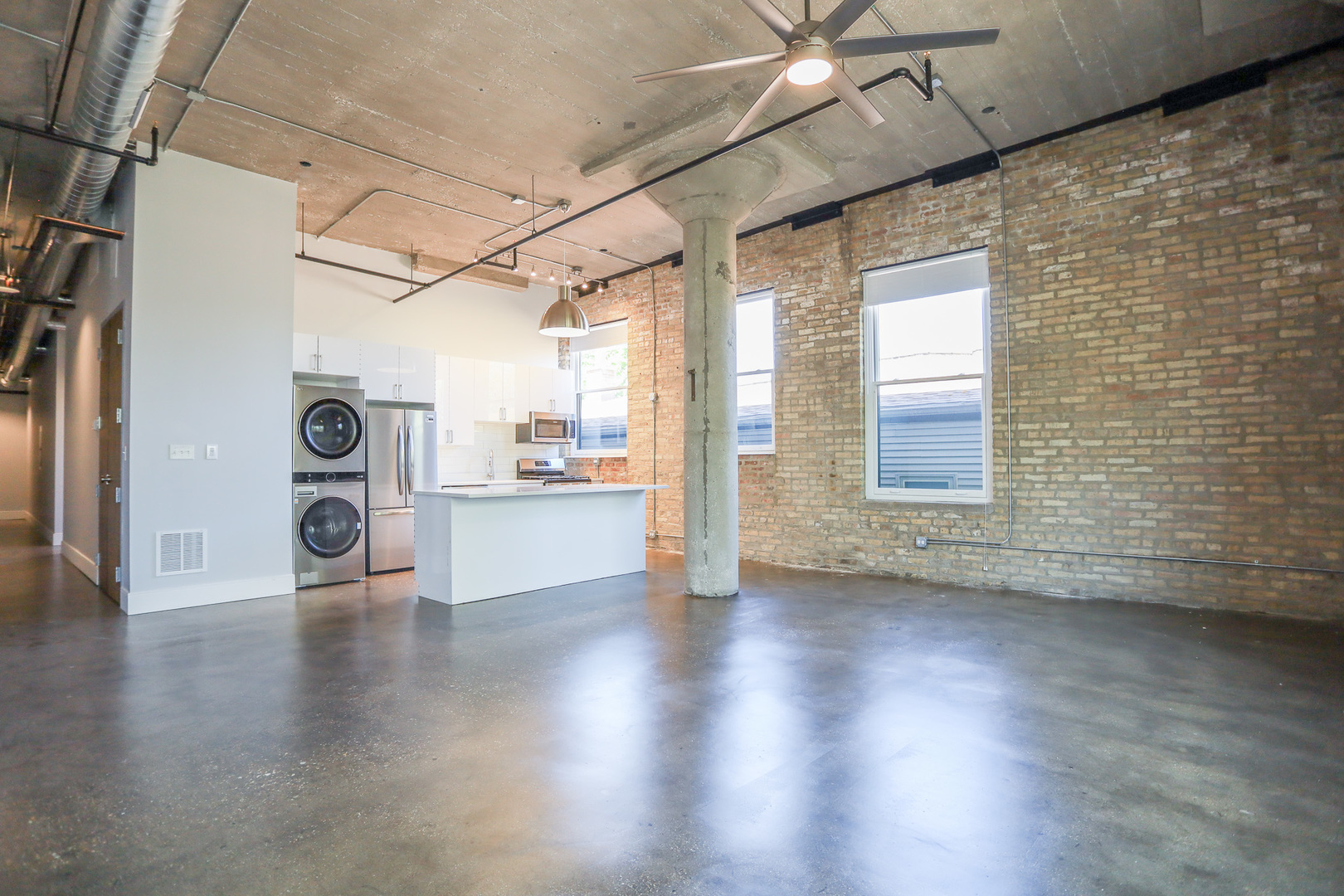 4046 N Hermitage Avenue Unit: 201