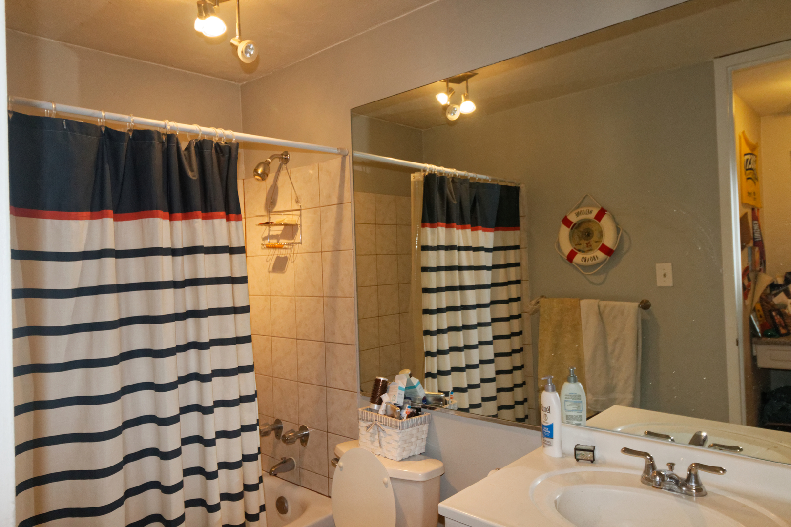 1339 N Dearborn Street Unit: 4F