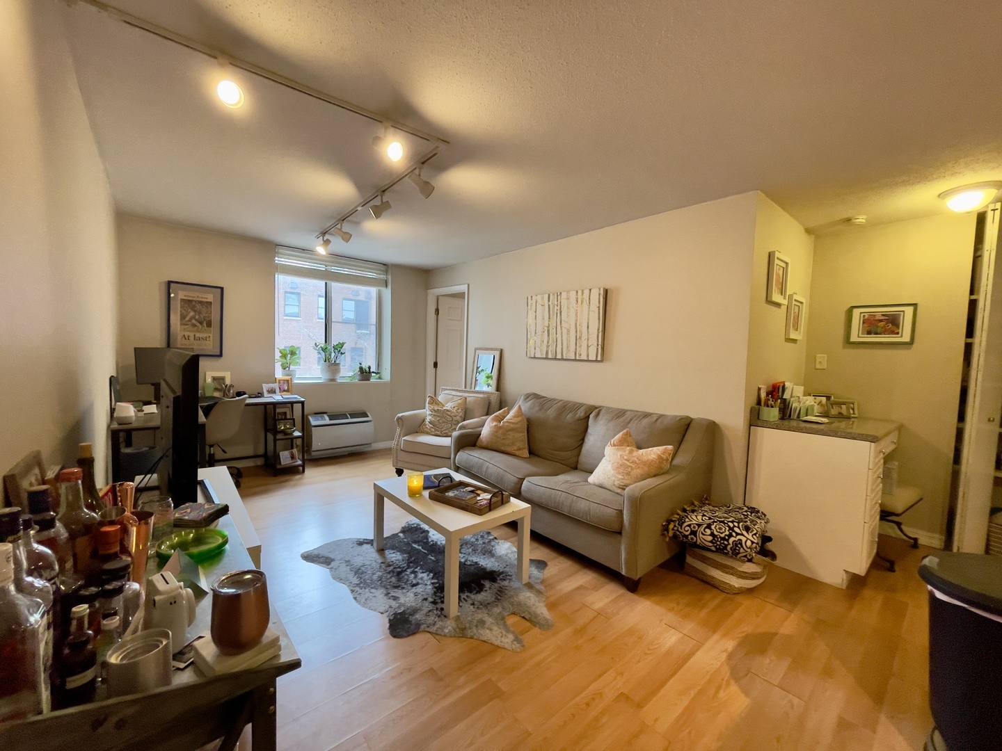 1339 N Dearborn Street Unit: 4F