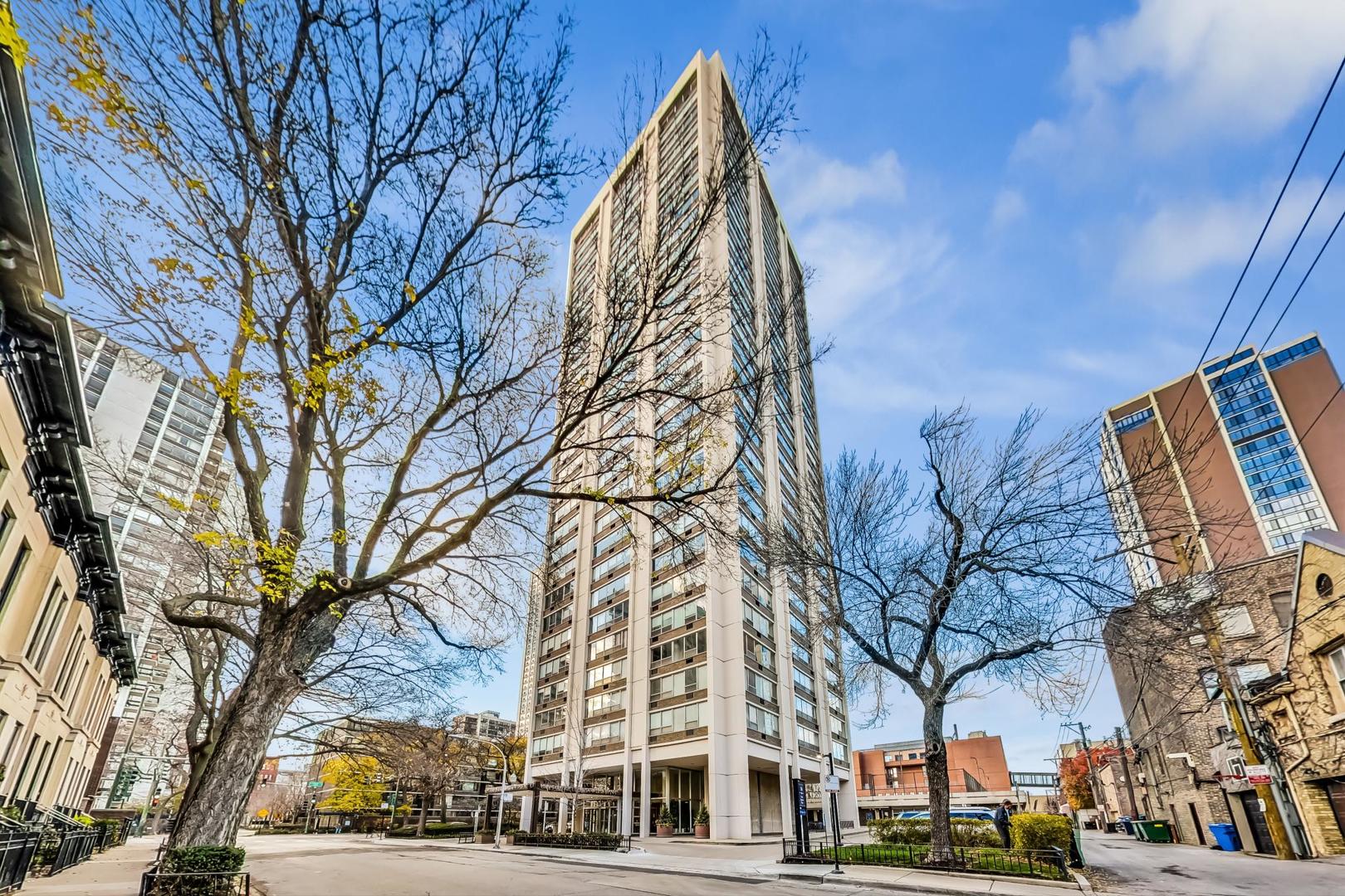 70 W Burton Place Unit: 2601