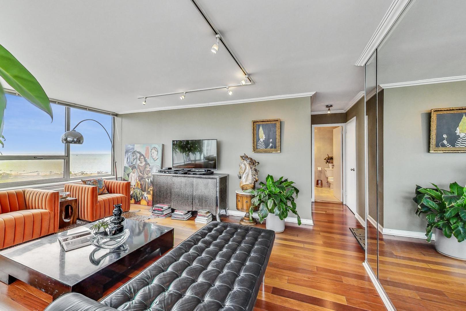70 W Burton Place Unit: 2601