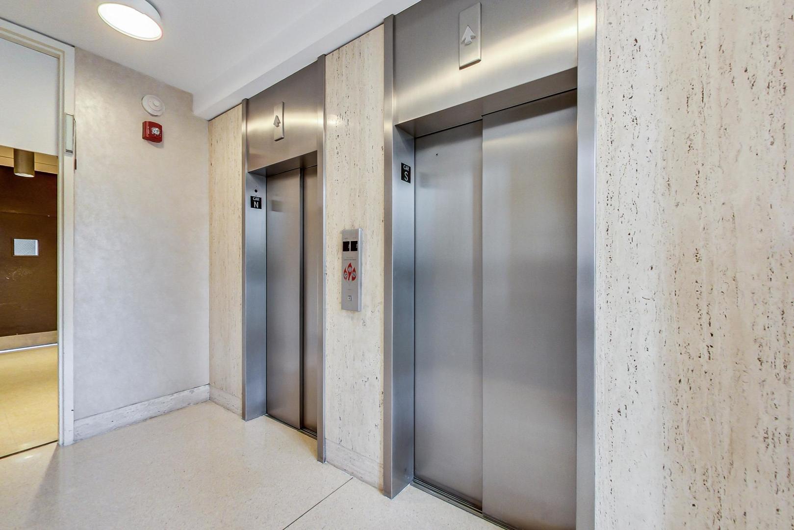 70 W Burton Place Unit: 2601