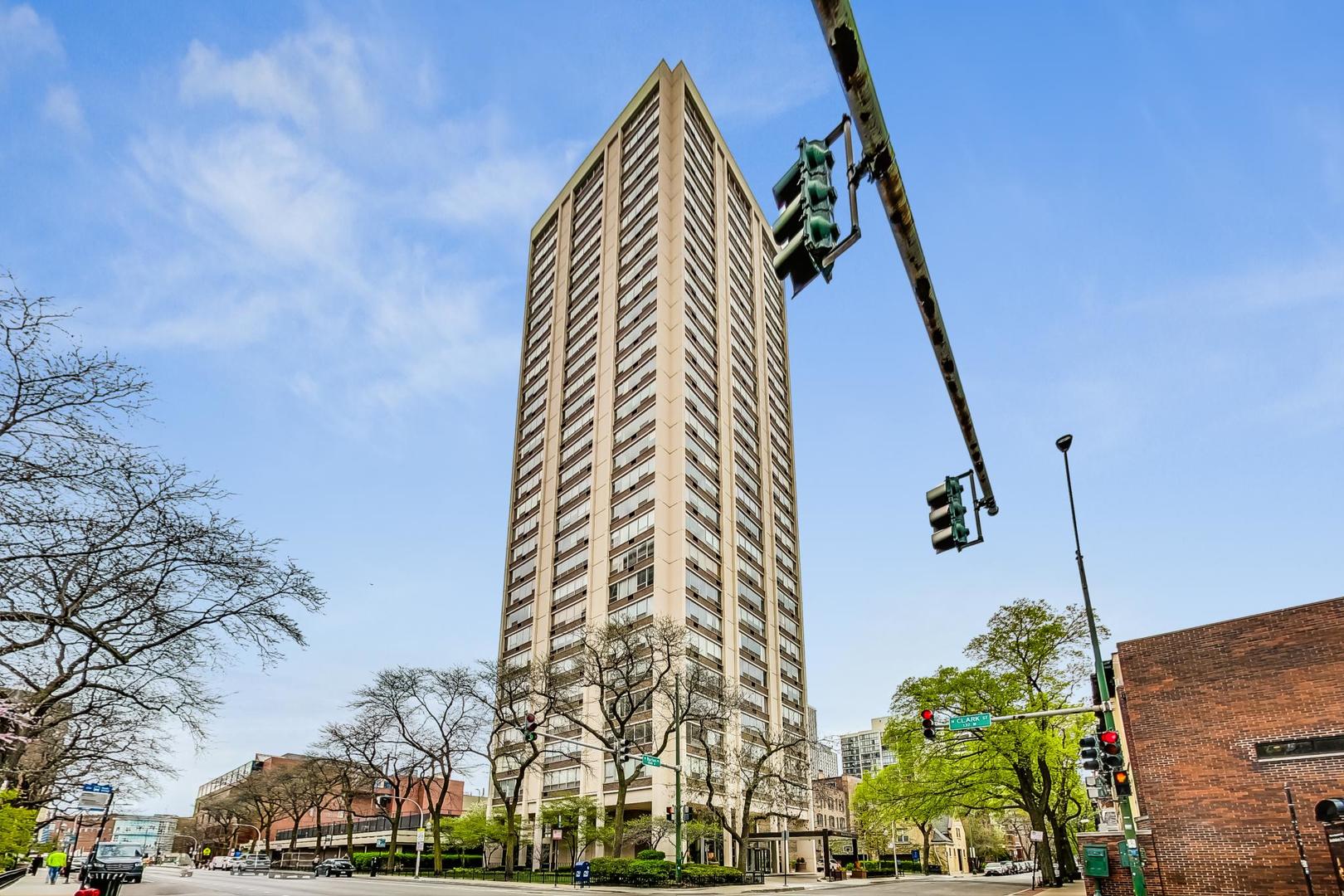 70 W Burton Place Unit: 2601