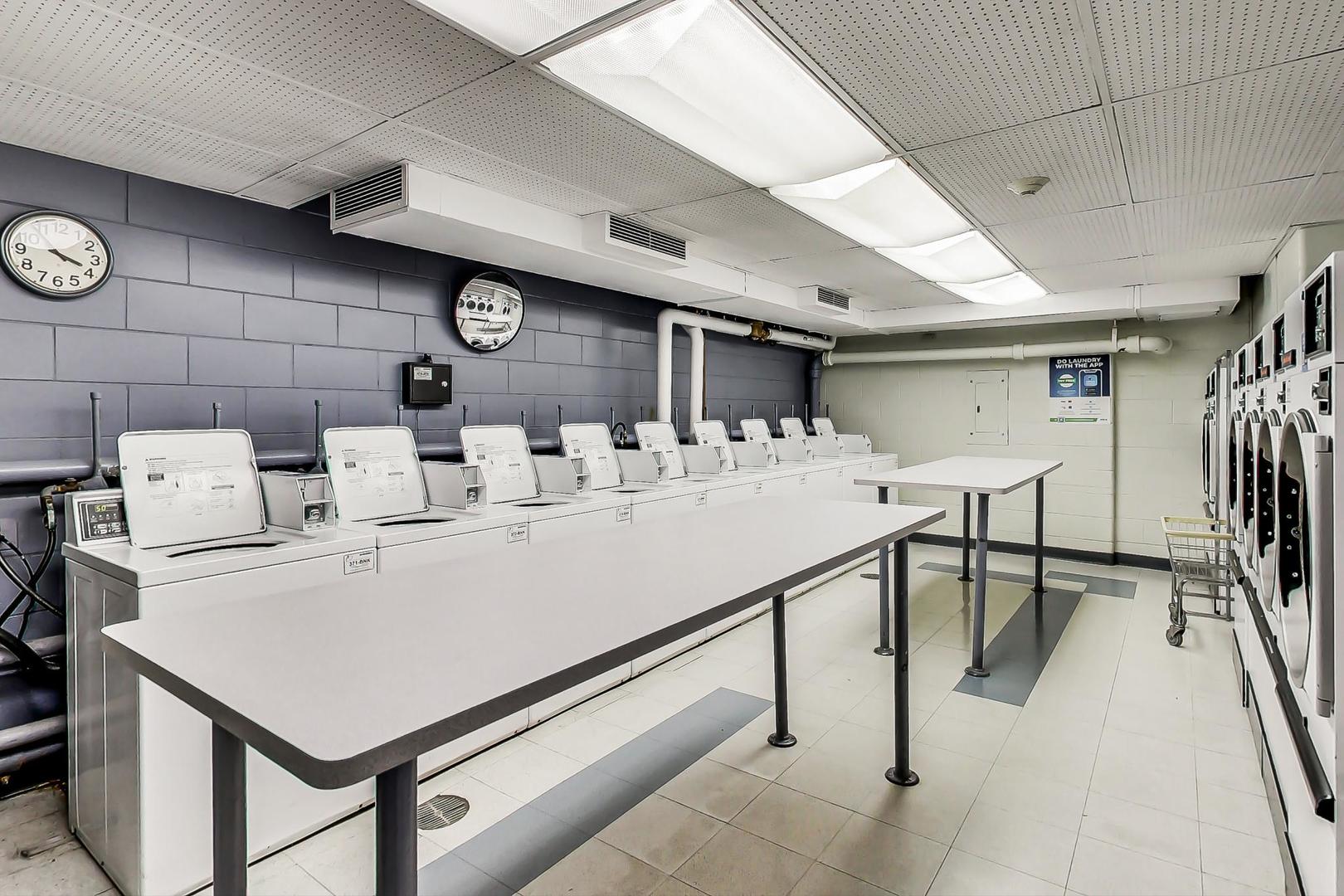 70 W Burton Place Unit: 2601