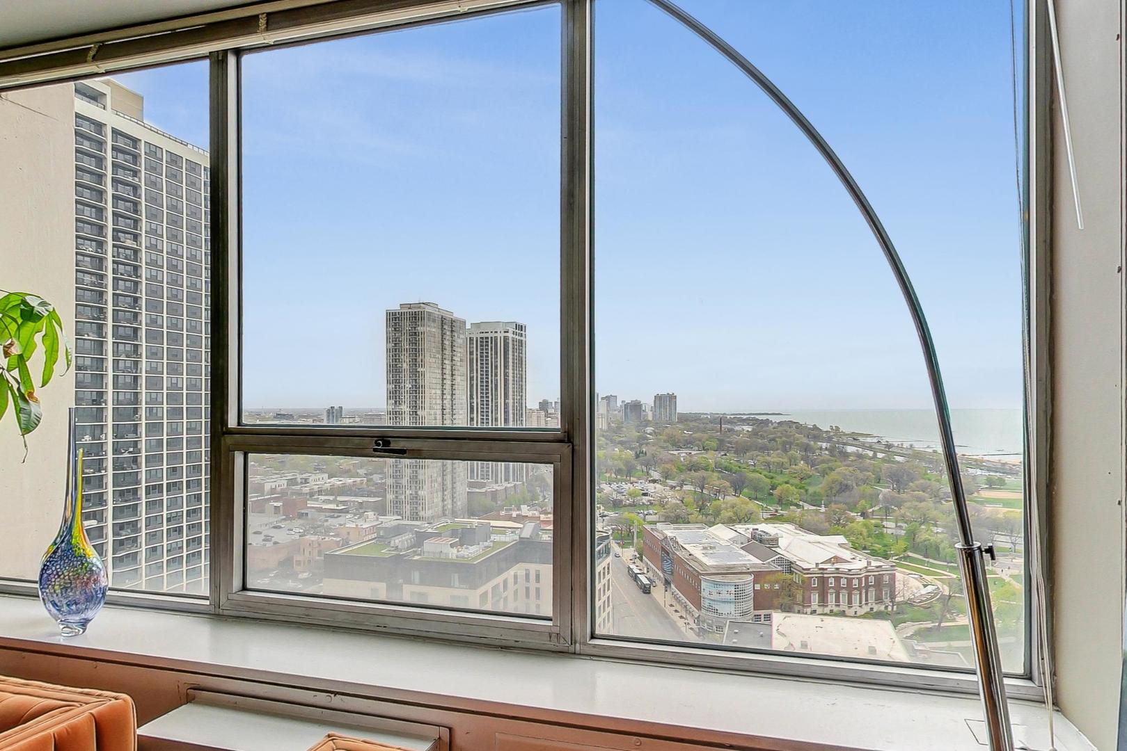 70 W Burton Place Unit: 2601