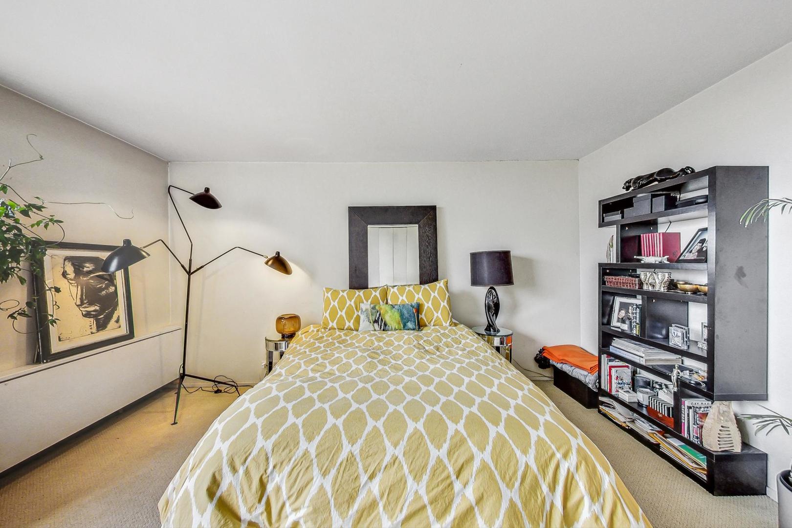 70 W Burton Place Unit: 2601