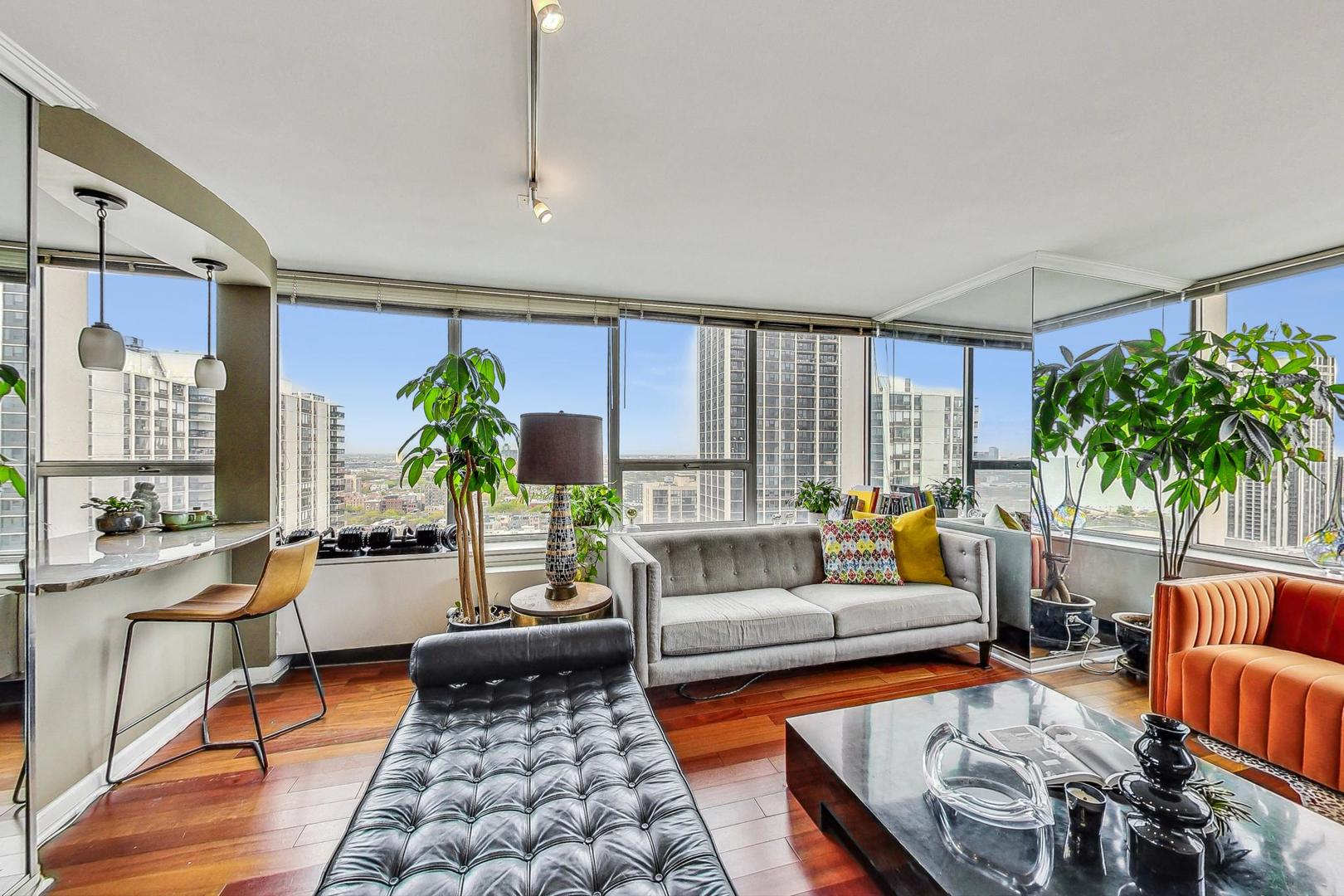 70 W Burton Place Unit: 2601