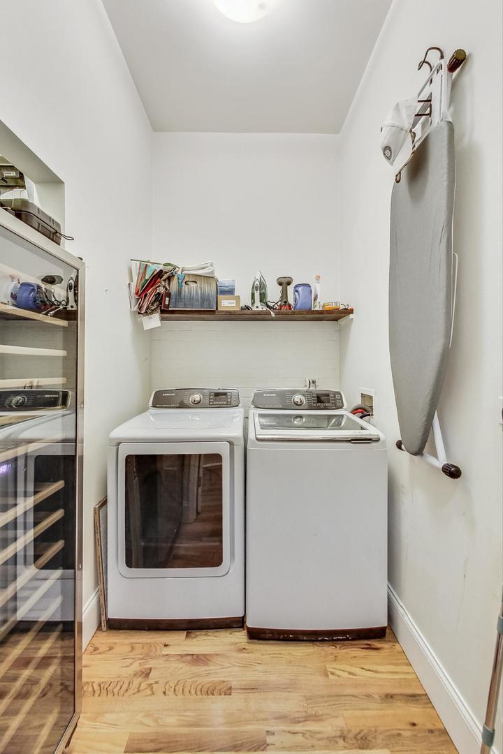243 W Scott Street Unit: 2