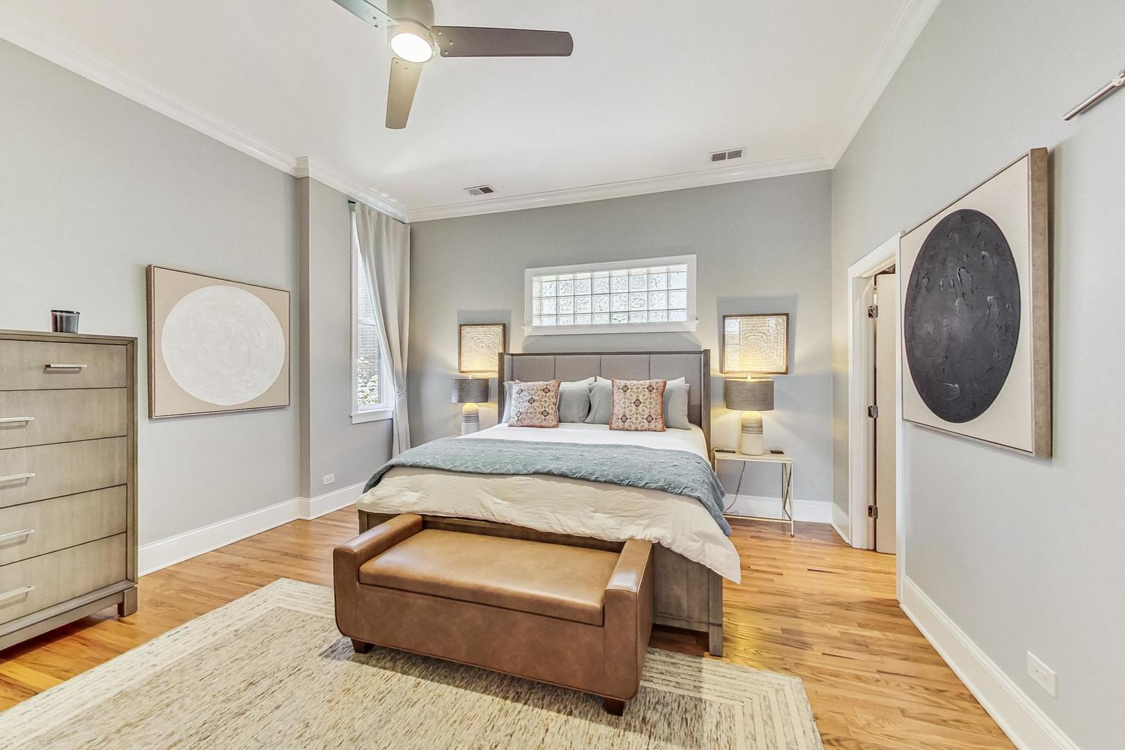 243 W Scott Street Unit: 2