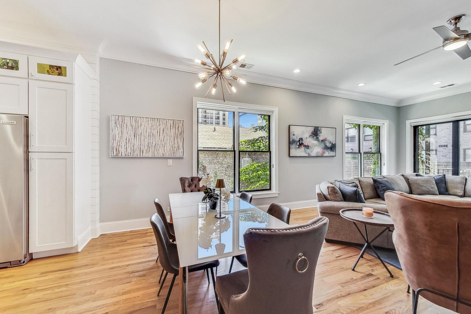 243 W Scott Street Unit: 2