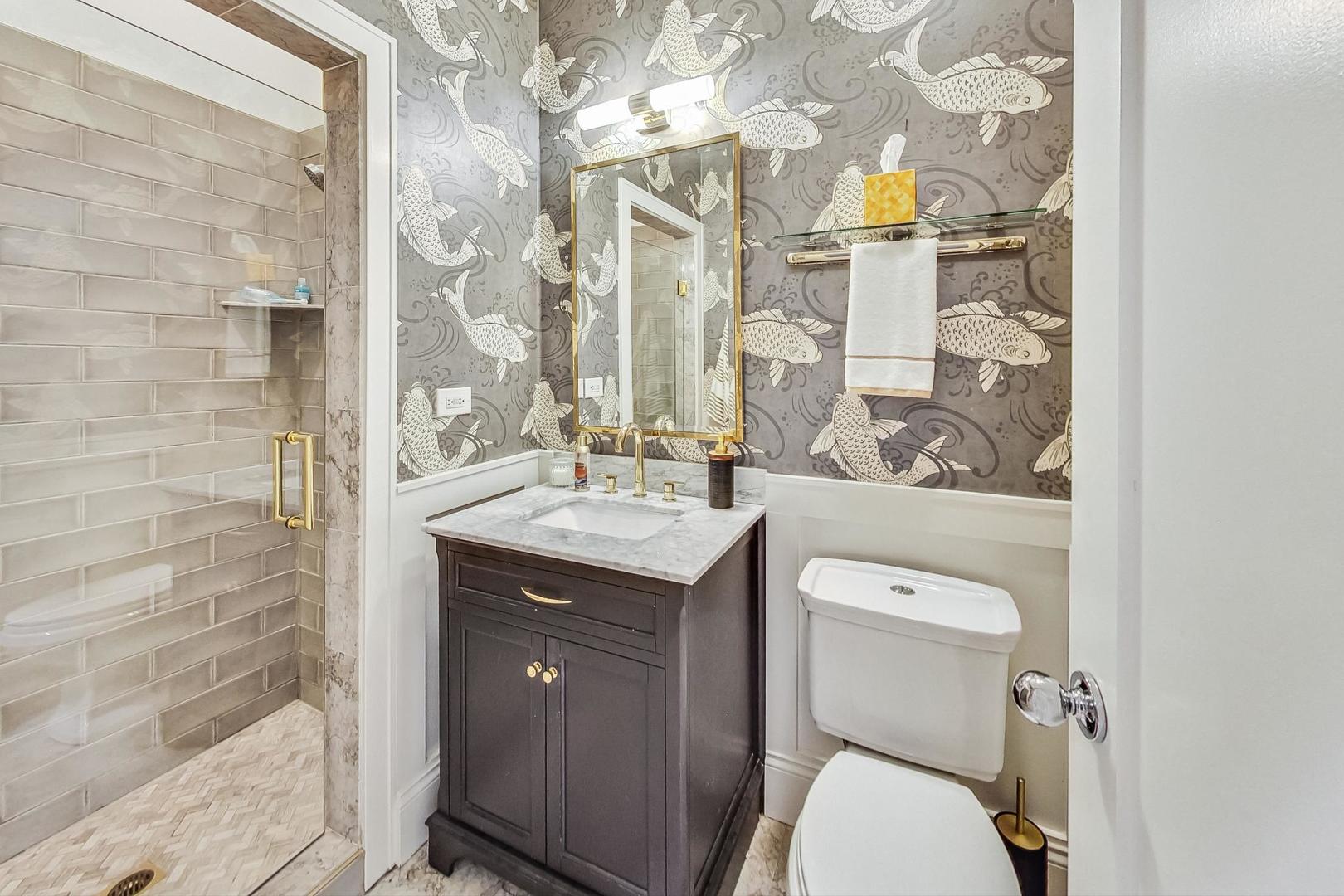 243 W Scott Street Unit: 2