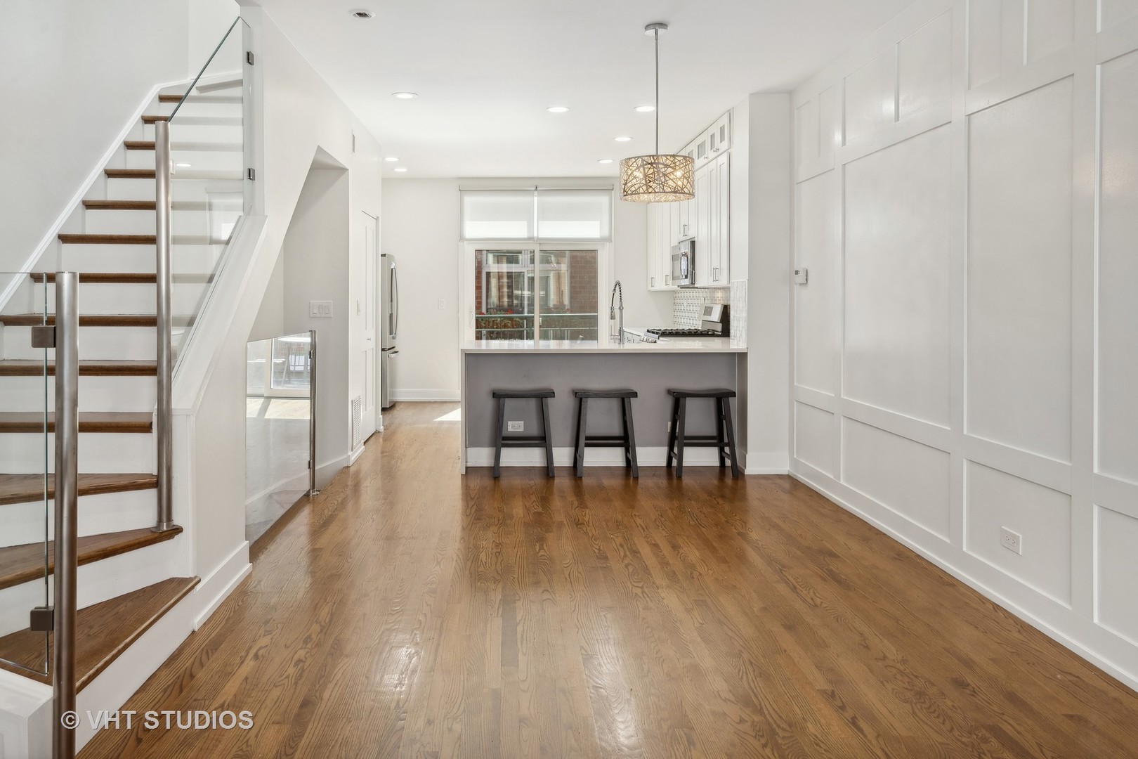 1135 W Newport Avenue Unit: D