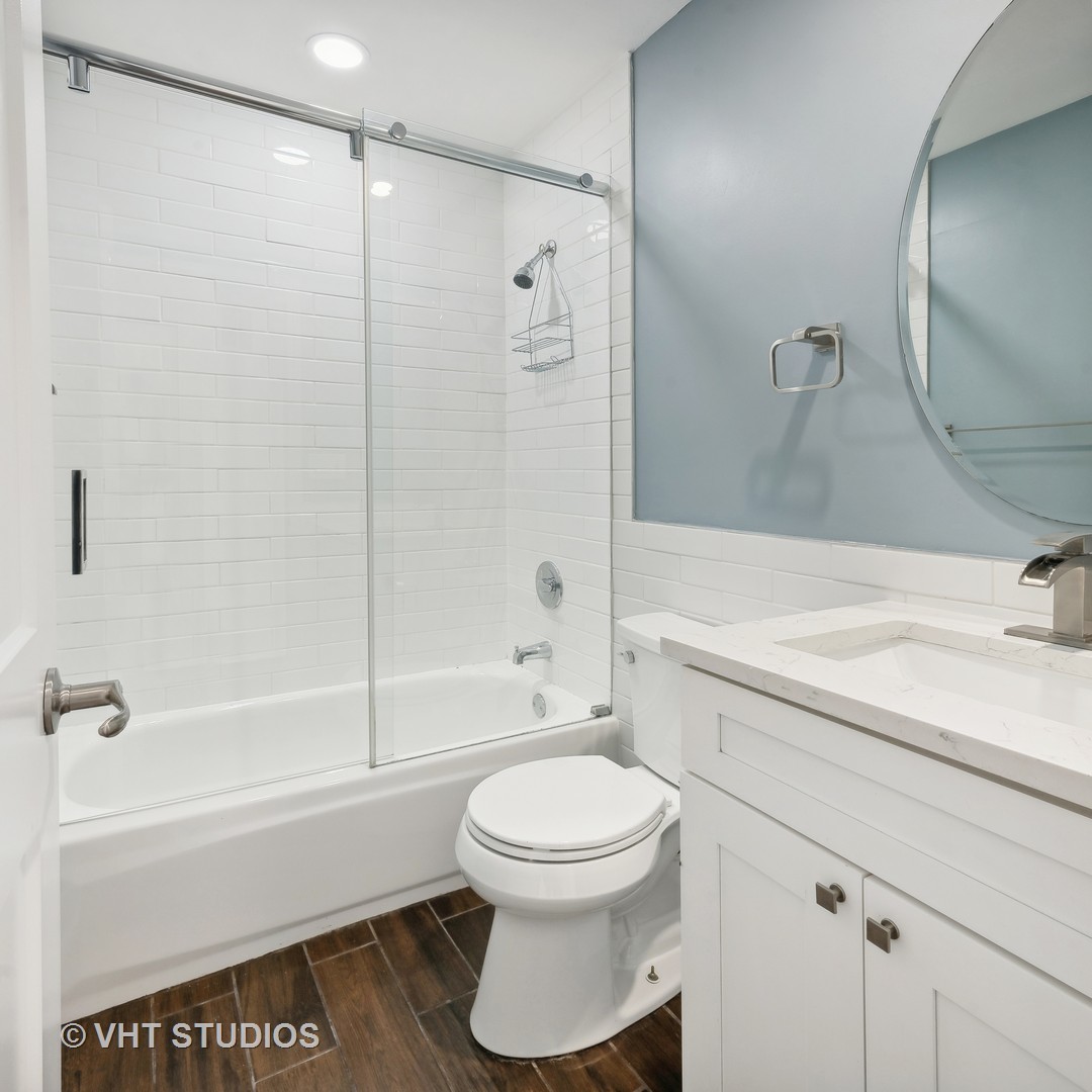 1135 W Newport Avenue Unit: D