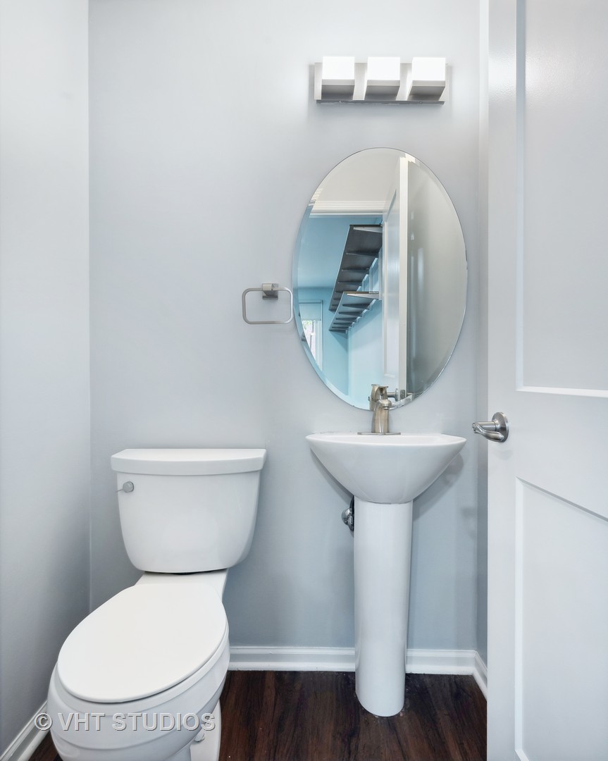 1135 W Newport Avenue Unit: D