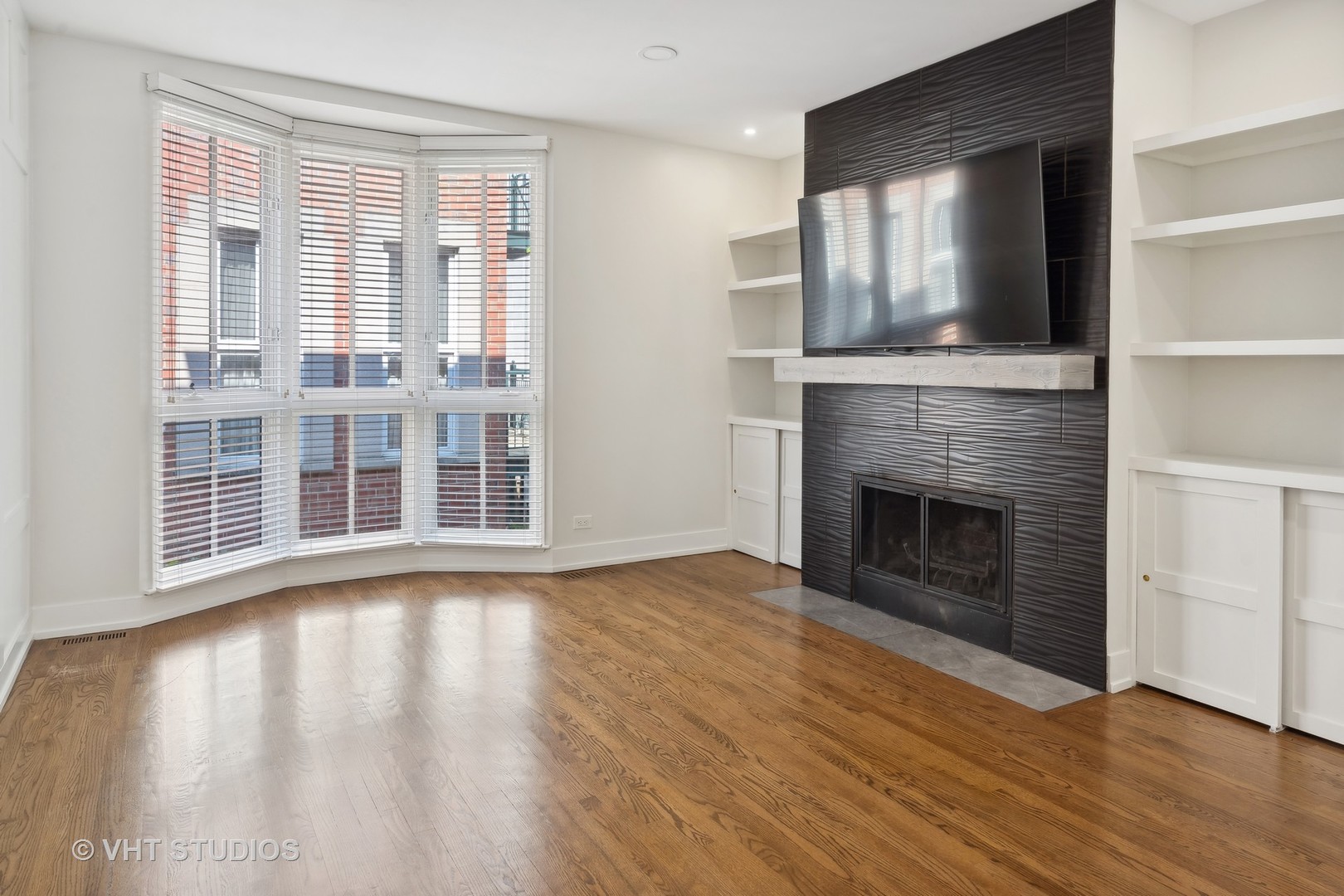 1135 W Newport Avenue Unit: D