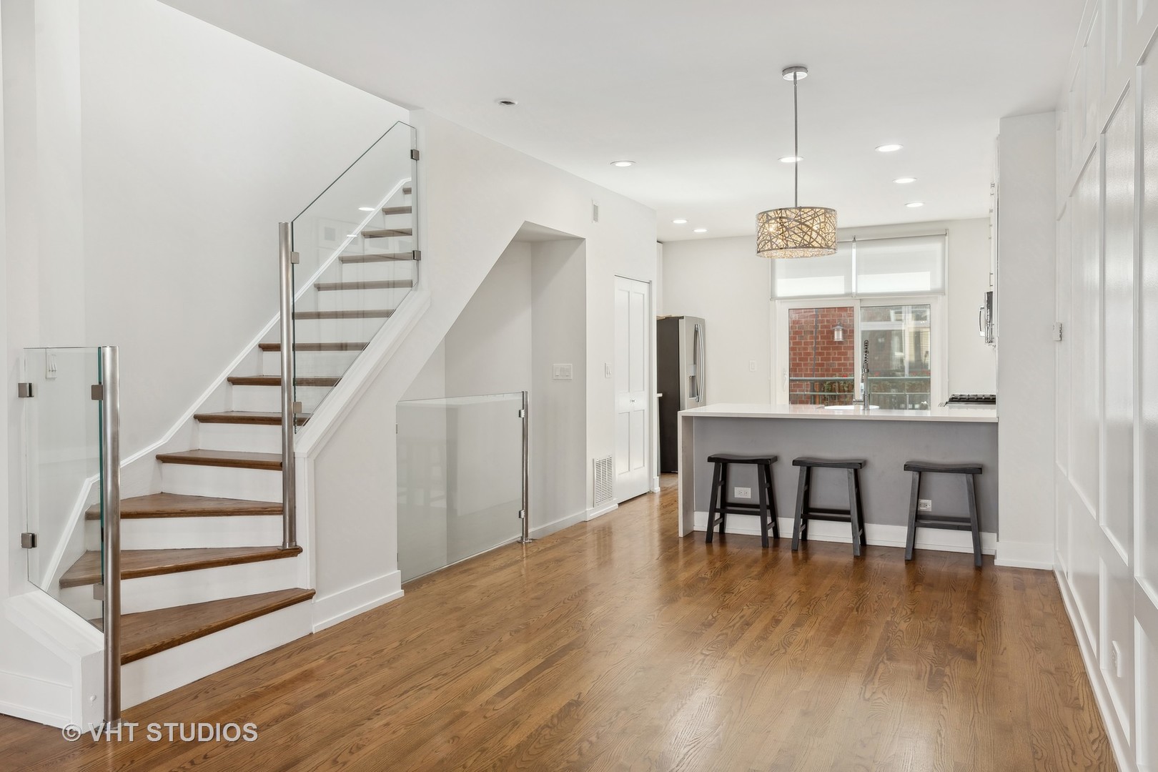 1135 W Newport Avenue Unit: D