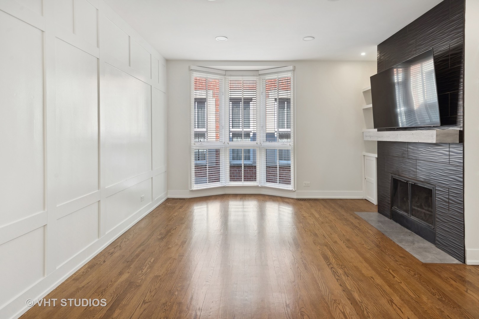 1135 W Newport Avenue Unit: D