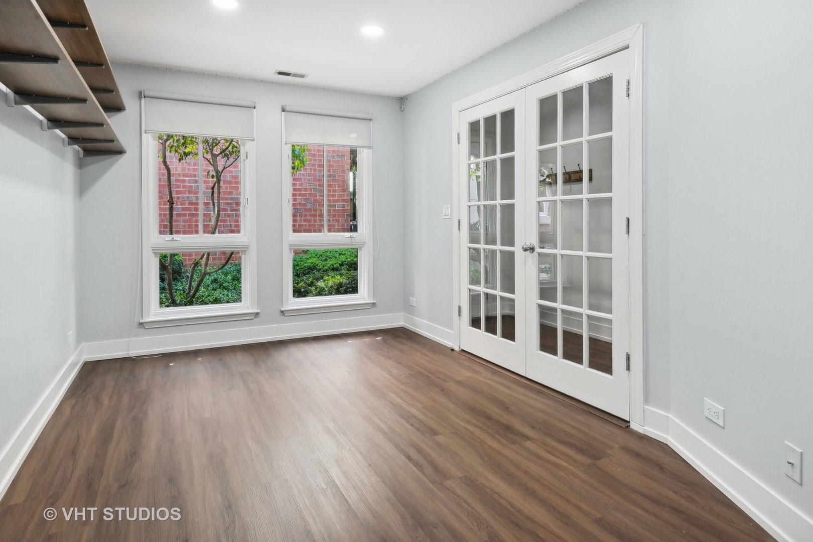 1135 W Newport Avenue Unit: D