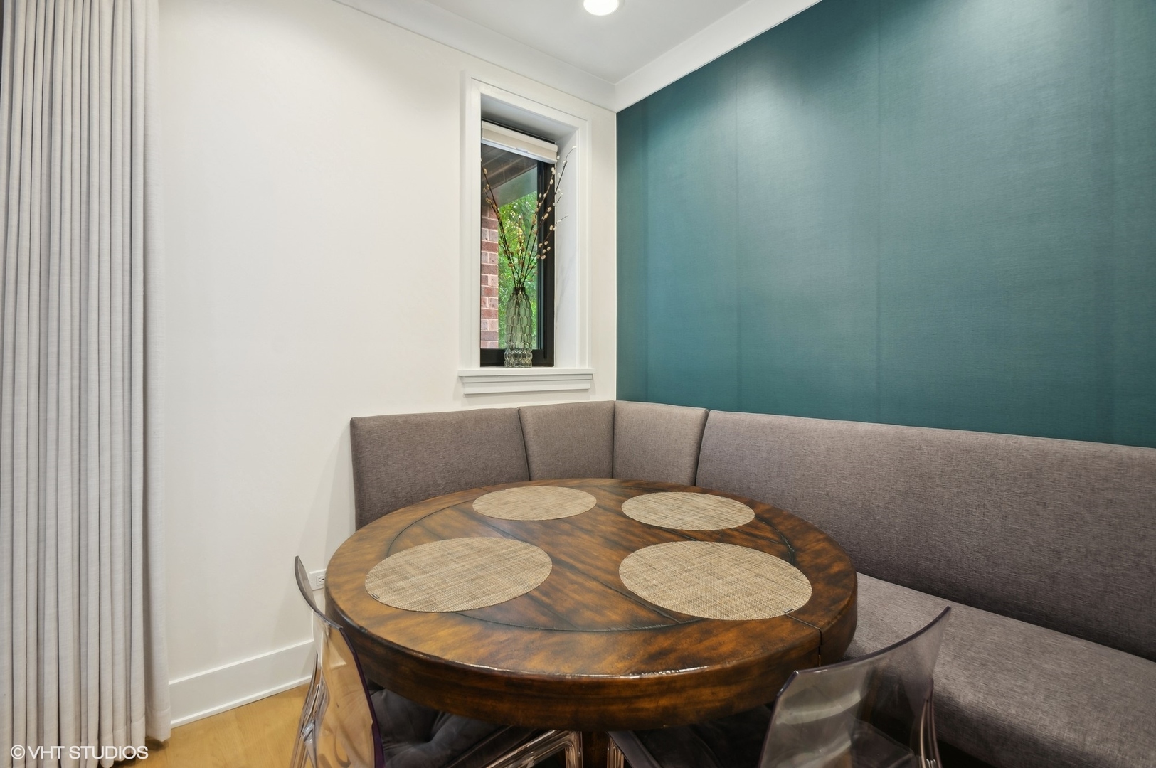 4930 N Damen Avenue Unit: 2