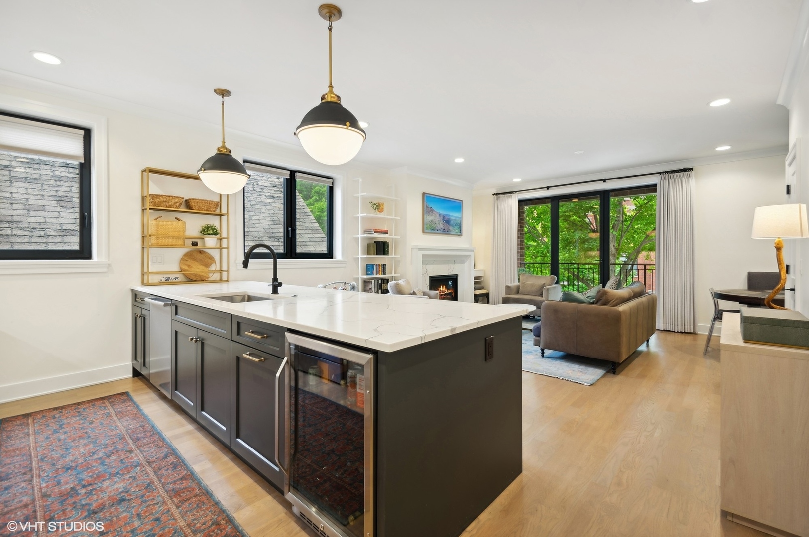 4930 N Damen Avenue Unit: 2