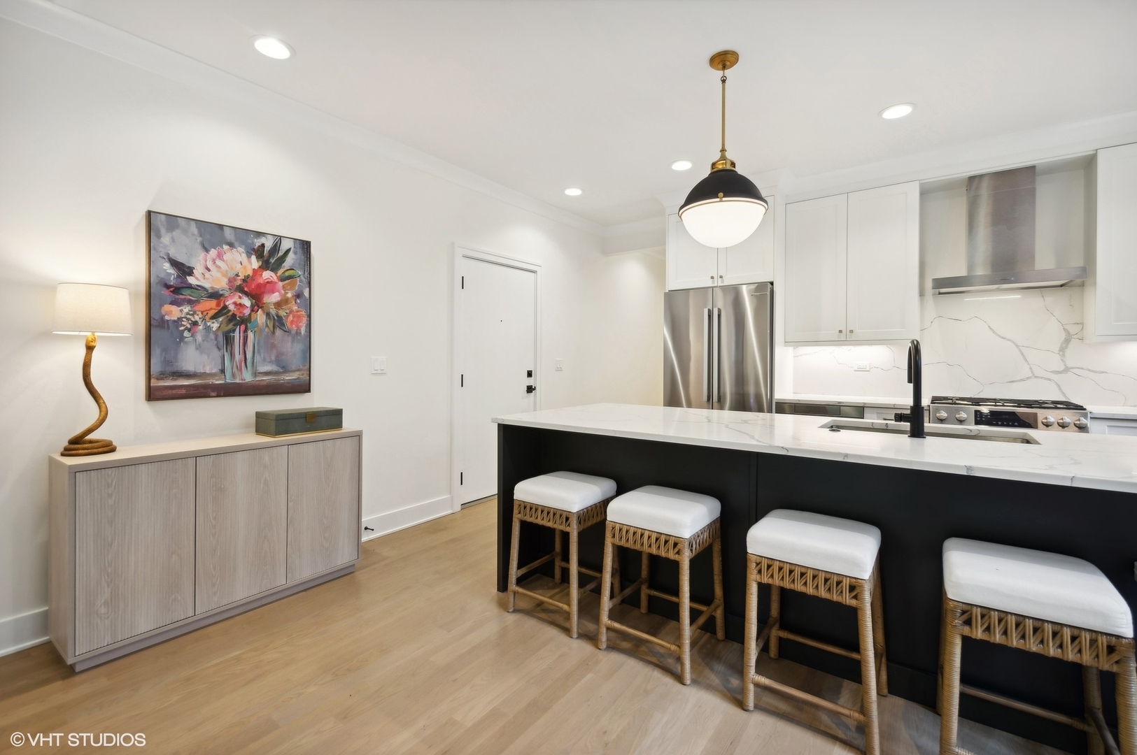 4930 N Damen Avenue Unit: 2