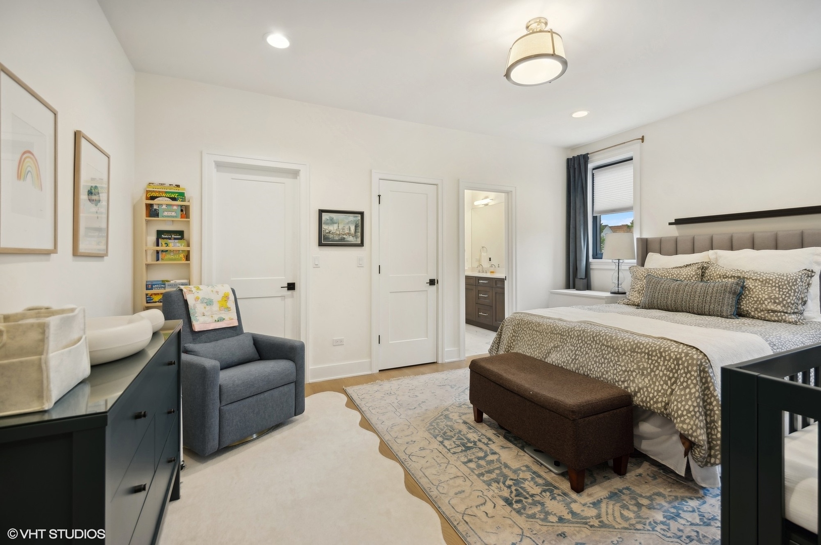 4930 N Damen Avenue Unit: 2