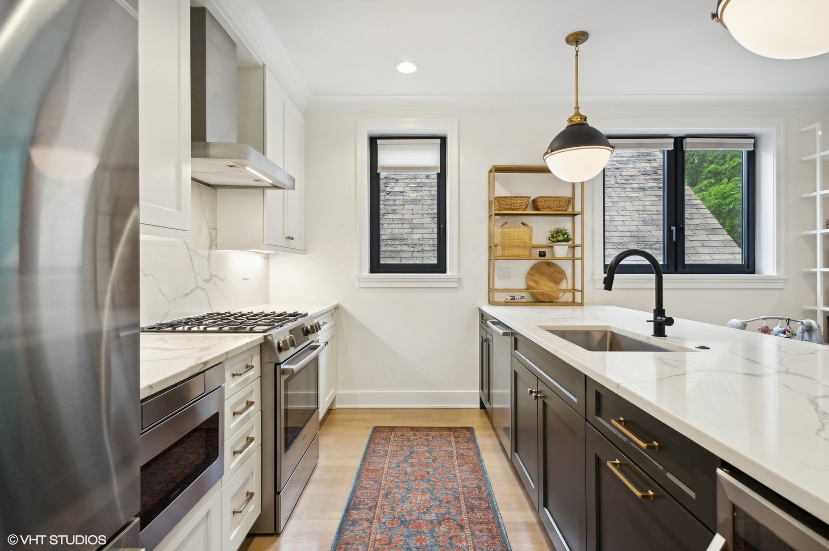 4930 N Damen Avenue Unit: 2