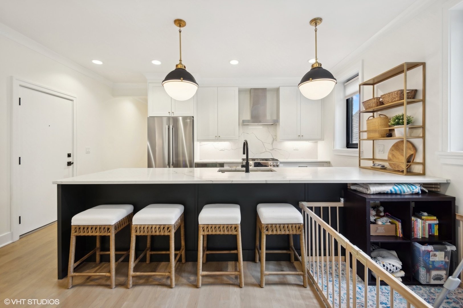 4930 N Damen Avenue Unit: 2